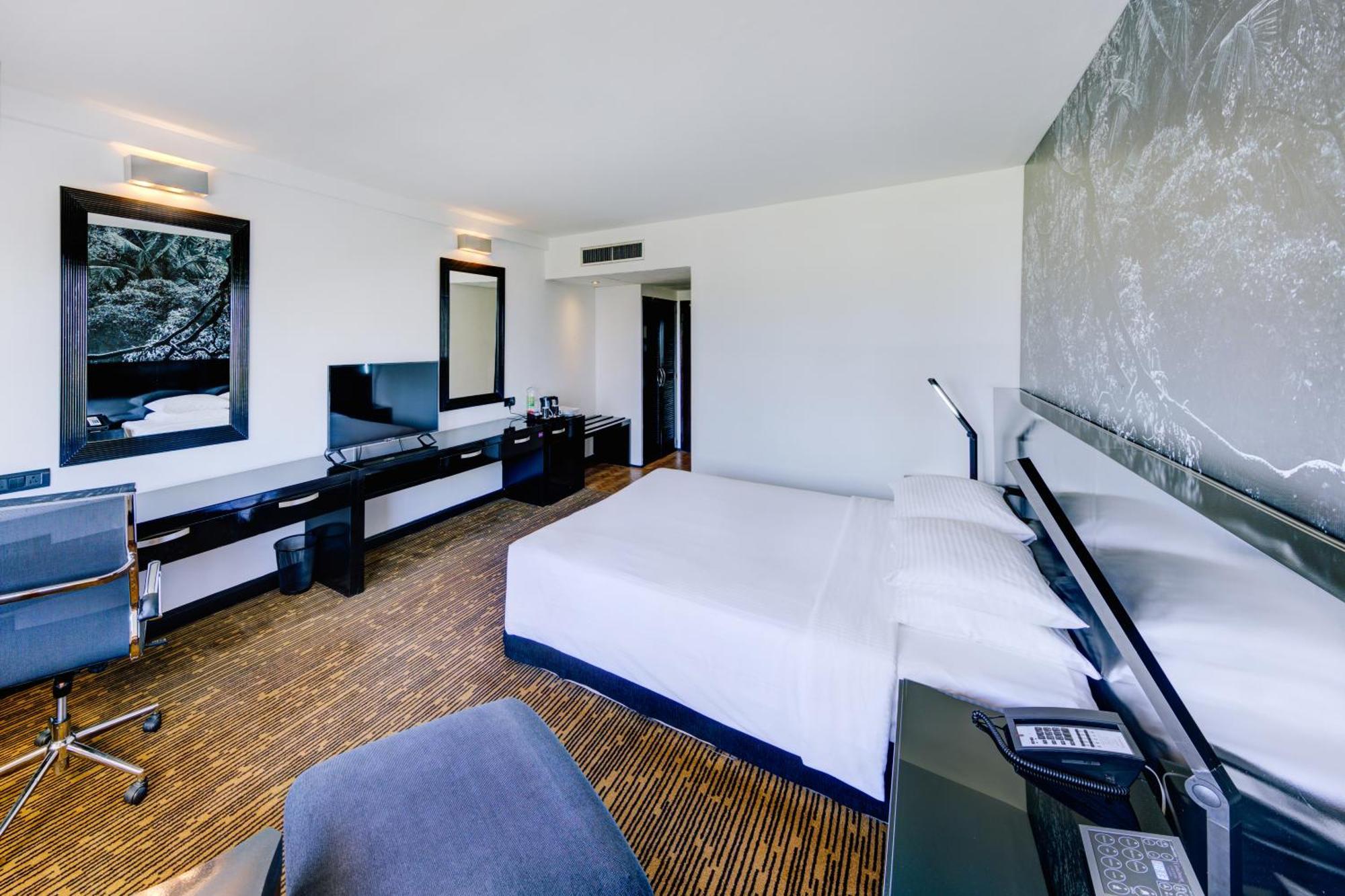 Cinnamon Lakeside Colombo Eksteriør billede A room at the hotel