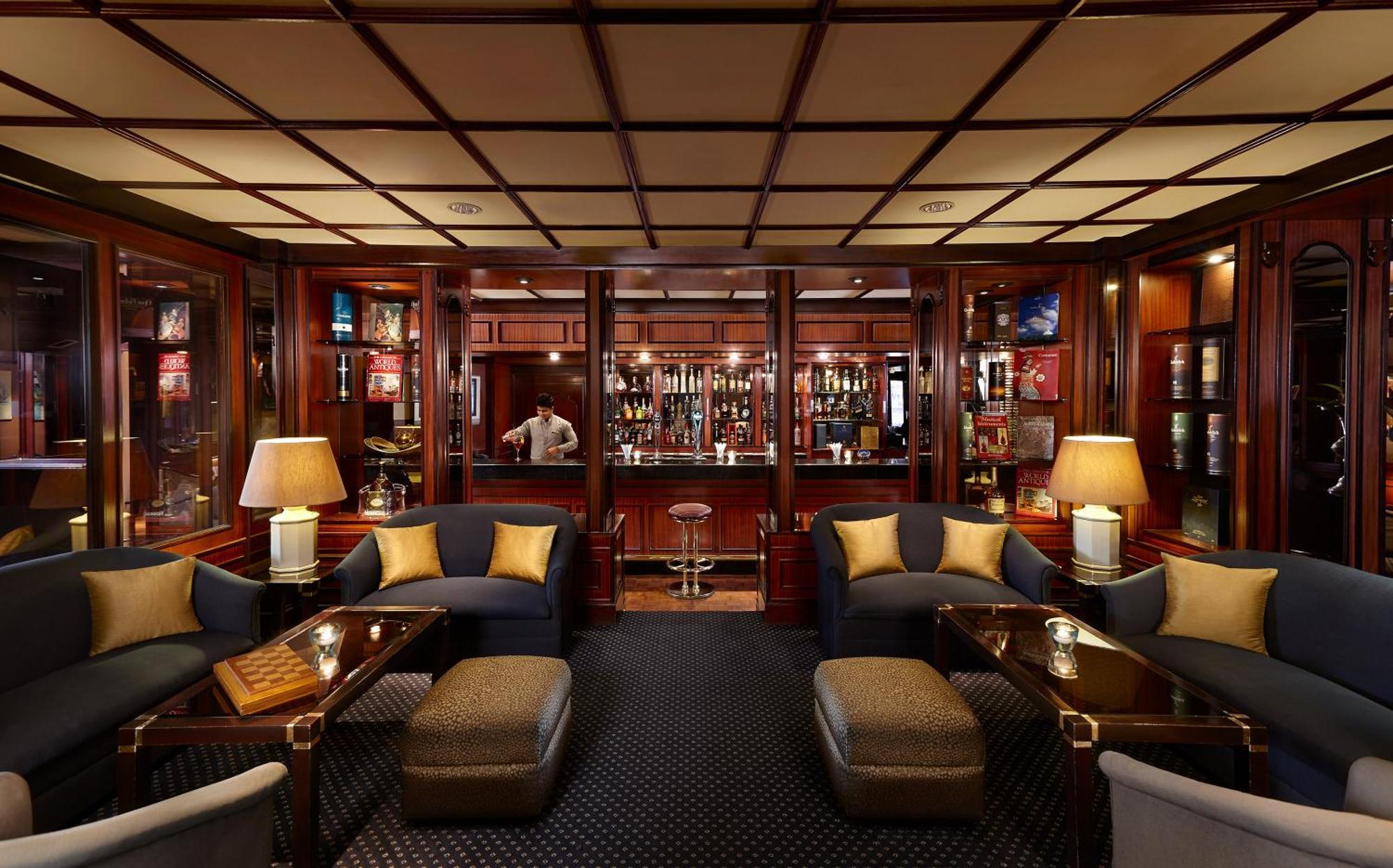 Cinnamon Lakeside Colombo Eksteriør billede The bar at the St. Regis
