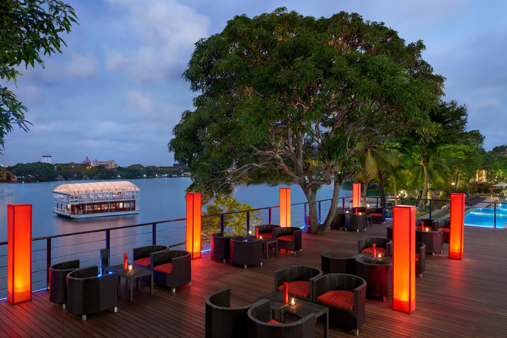 Cinnamon Lakeside Colombo Eksteriør billede The Deck