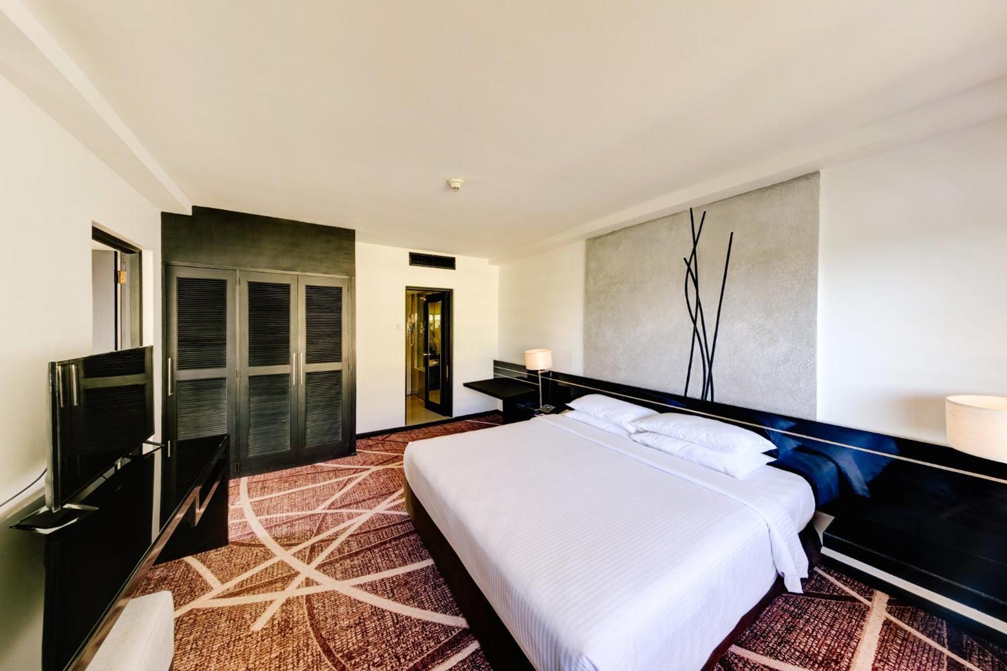 Cinnamon Lakeside Colombo Eksteriør billede Deluxe Room