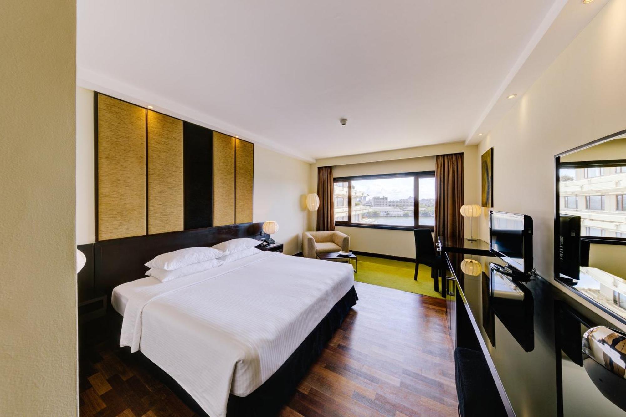 Cinnamon Lakeside Colombo Eksteriør billede Deluxe Room